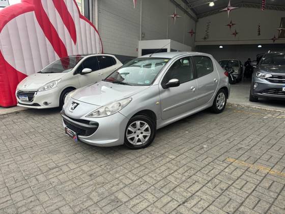 PEUGEOT 207 1.4 XR 8V FLEX 4P MANUAL PEUGEOT 207 1.4 XR 8V FLEX 4P MANUAL